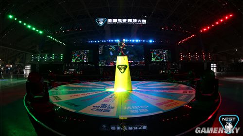活动回顾 奔跑绽放青春——2026年华南理工大学“星空体育- 星空体育官方网站- APP下载世界杯指定平台三走”嘉年华之校园夜跑暨社团风采展活动圆满落幕